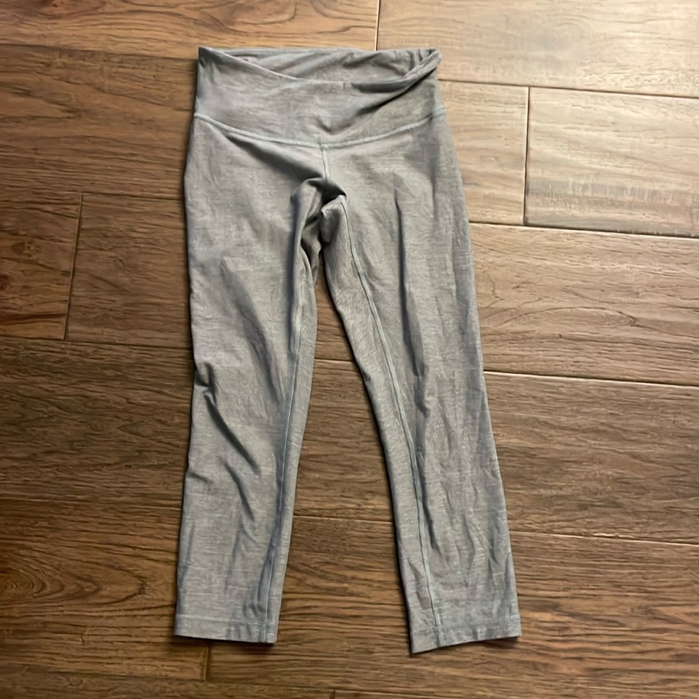 Grey Lululemon Cropped Leggings
